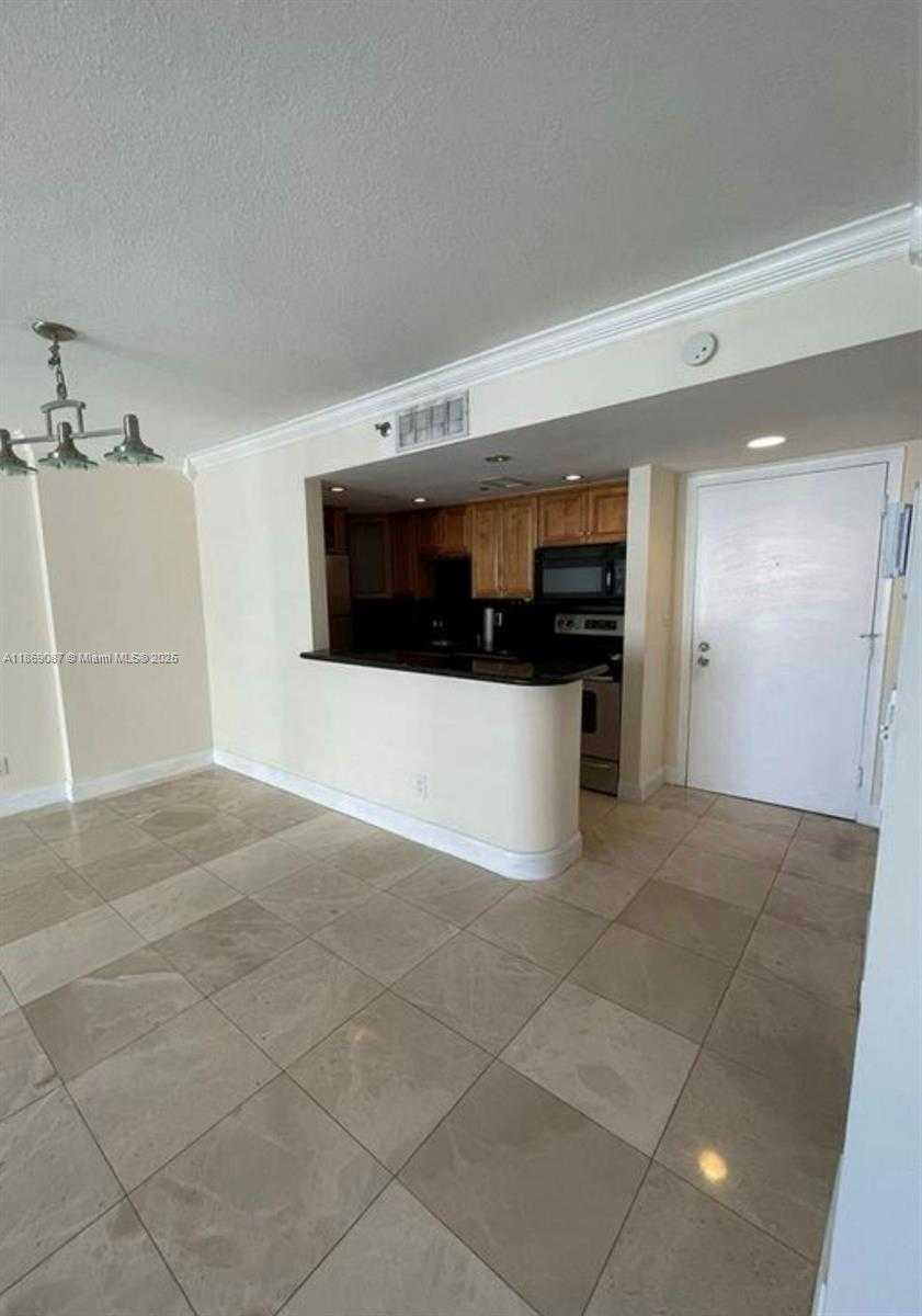 Small Image of 770 CLAUGHTON ISLAND DR #1507, Miami Number 5