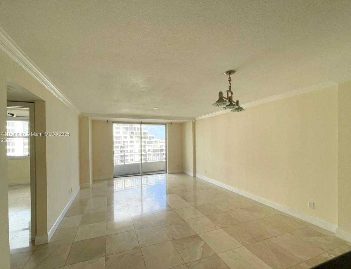 Small Image of 770 CLAUGHTON ISLAND DR #1507, Miami Number 6