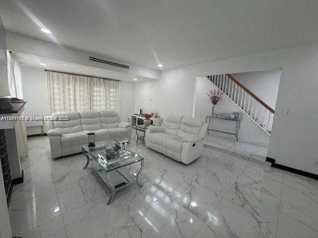 Small Image of 17790 SOUTH WEST 110TH CT, Miami Number 7