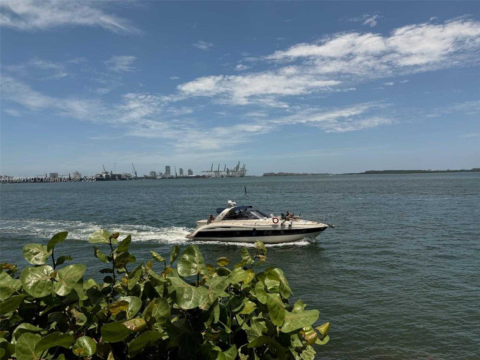 Small Image of 800 CLAUGHTON ISLAND DR #1502, Miami Number 12