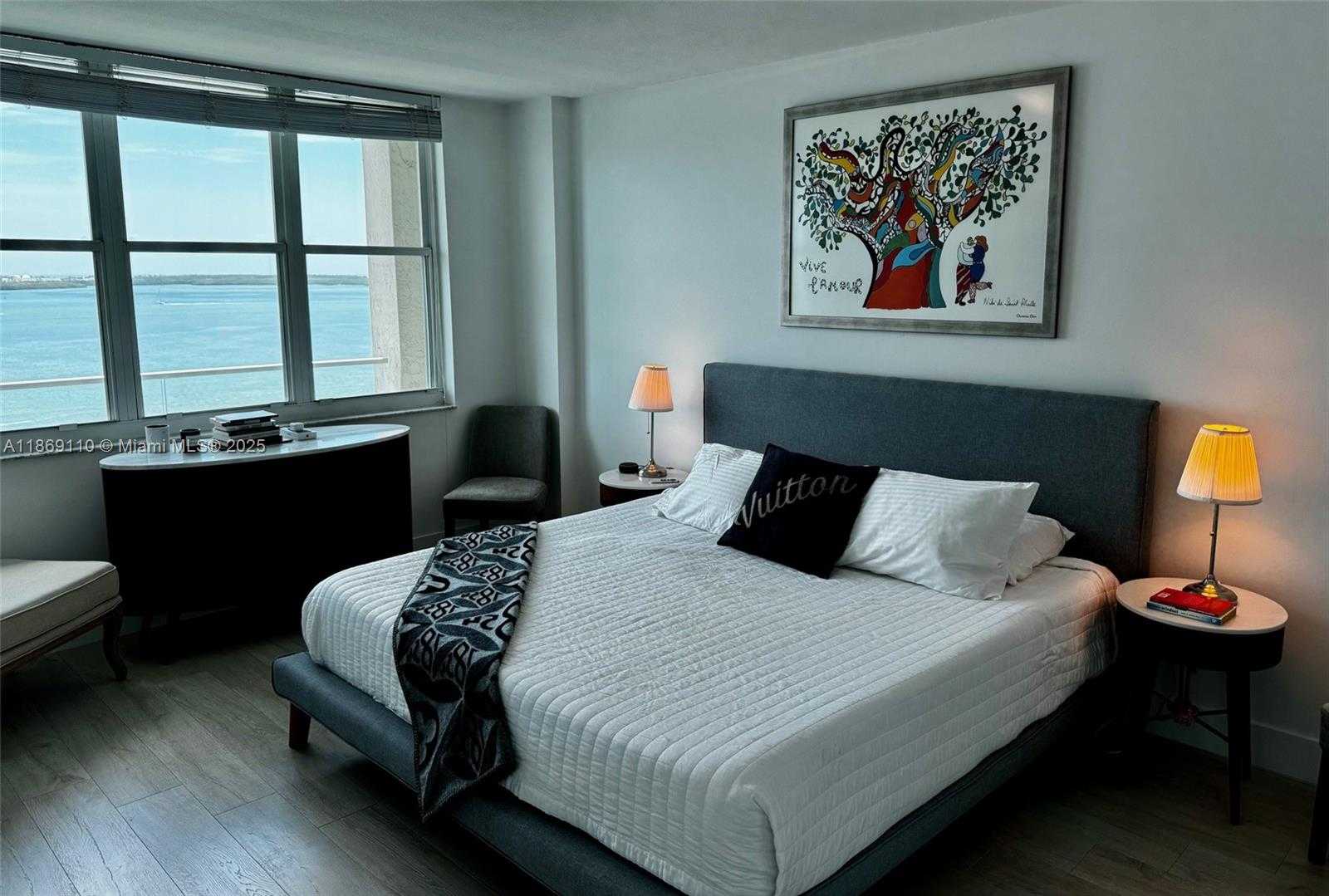 Small Image of 800 CLAUGHTON ISLAND DR #1502, Miami Number 6