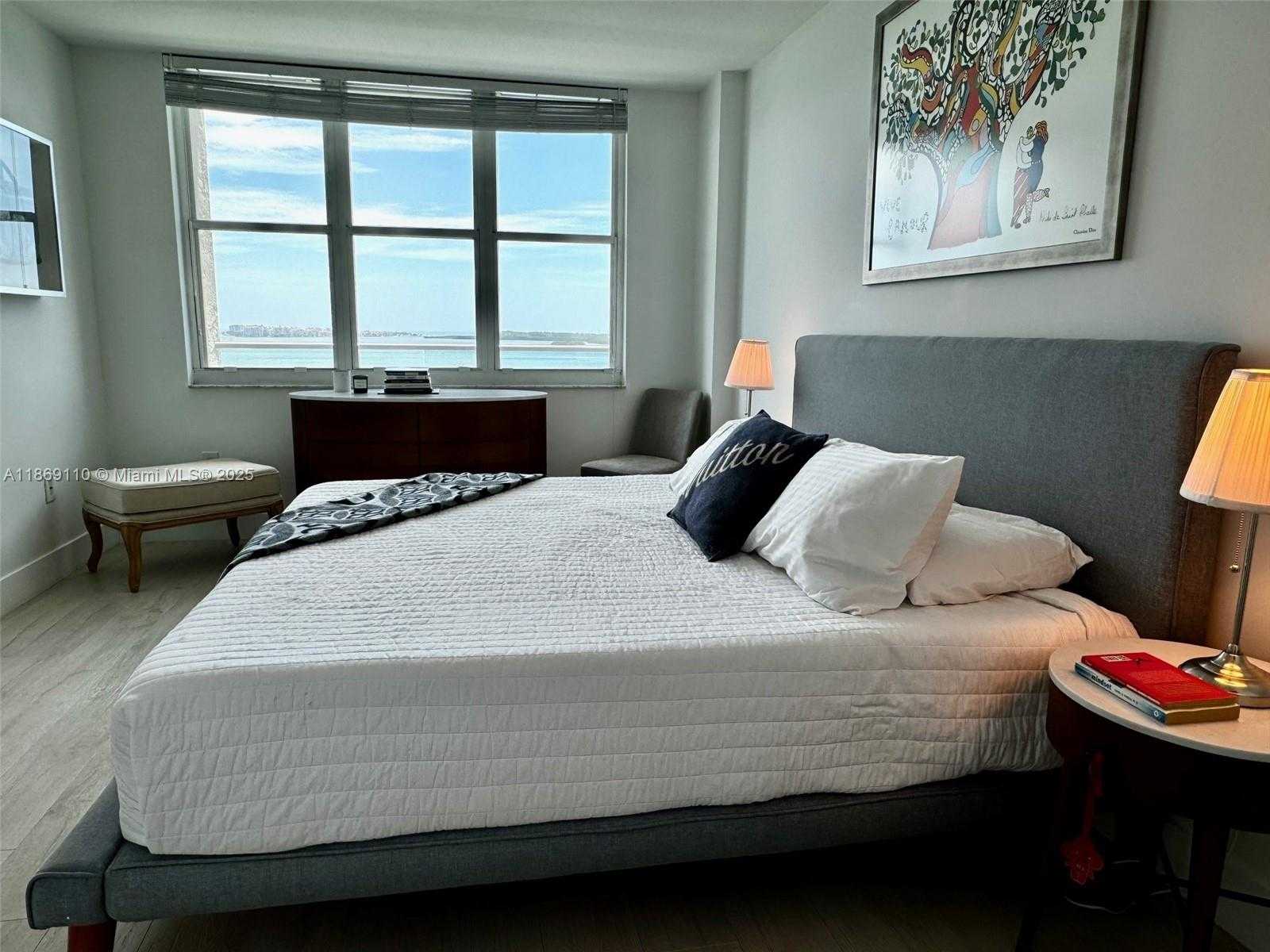 Small Image of 800 CLAUGHTON ISLAND DR #1502, Miami Number 7