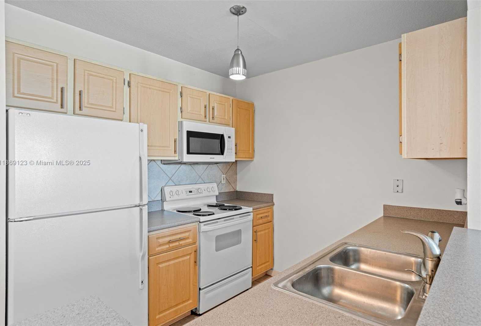 Small Image of 2665 SOUTH WEST 37TH AVE #813, Miami Number 4