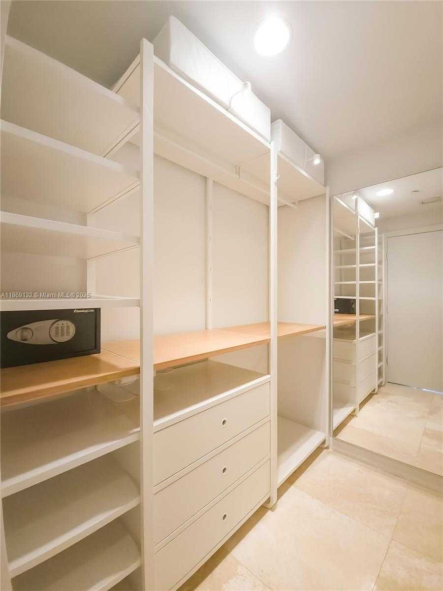 Small Image of 1060 BRICKELL AVE #1517, Miami Number 10