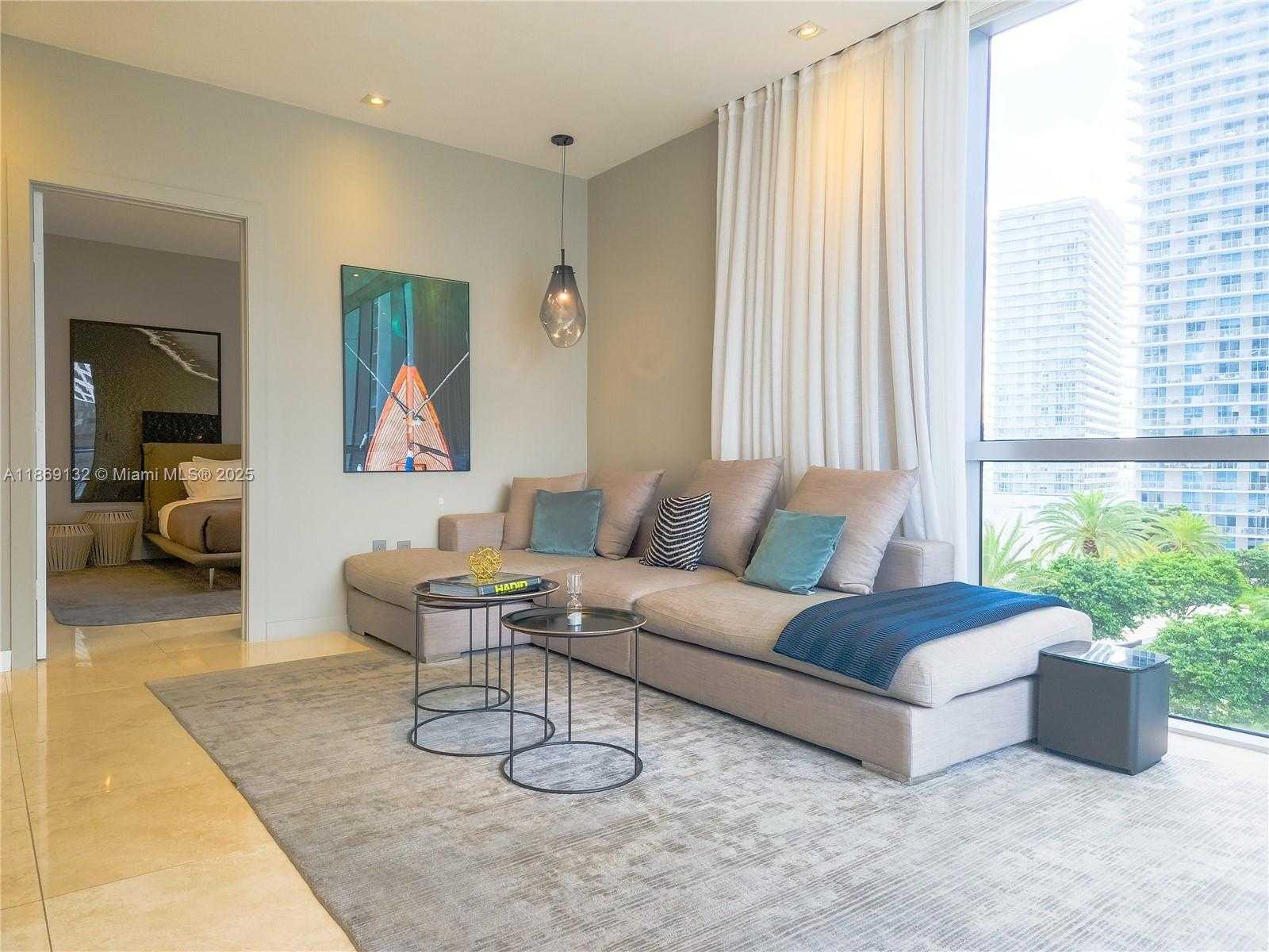 Small Image of 1060 BRICKELL AVE #1517, Miami Number 3