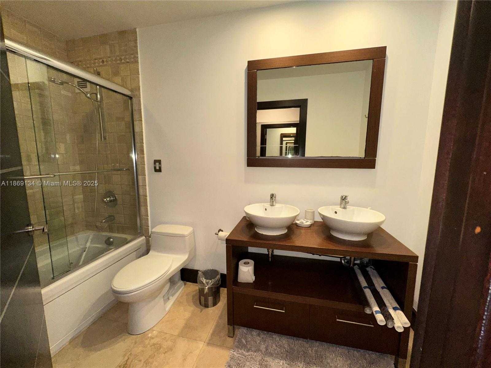 Small Image of 2301 COLLINS AVE #PH5, Miami Beach Number 19