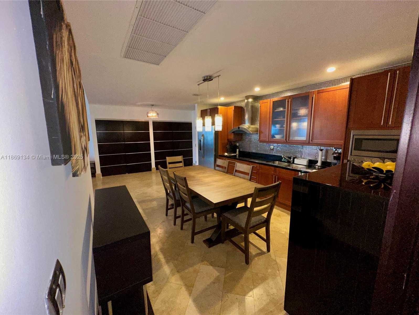 Small Image of 2301 COLLINS AVE #PH5, Miami Beach Number 9