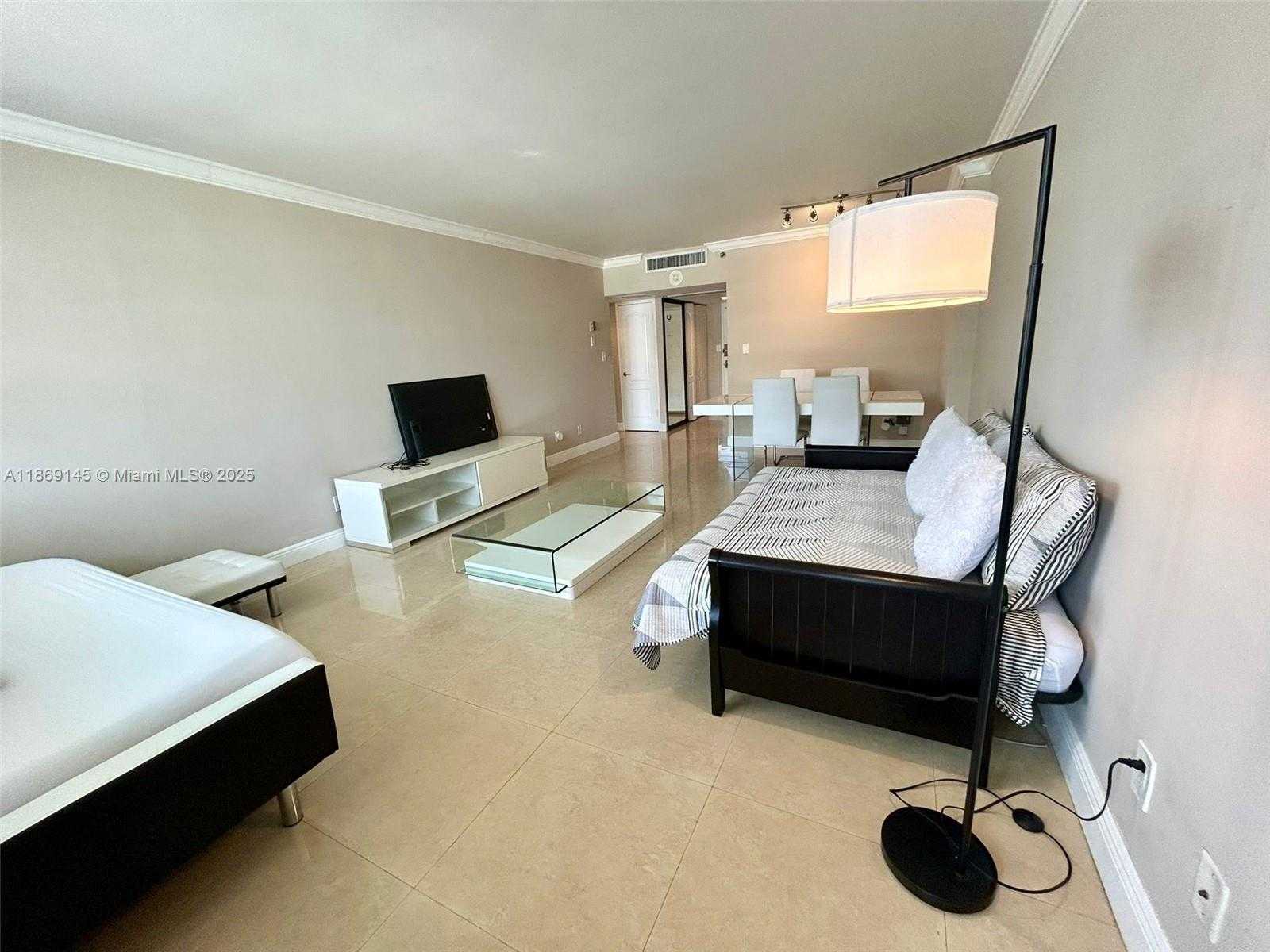 Small Image of 100 LINCOLN RD #1010, Miami Beach Number 2
