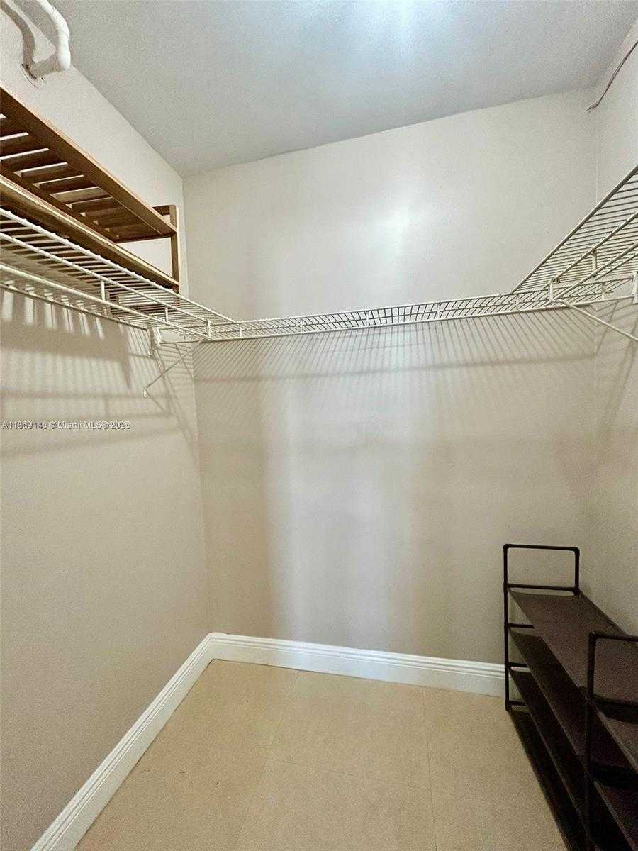 Small Image of 100 LINCOLN RD #1010, Miami Beach Number 8