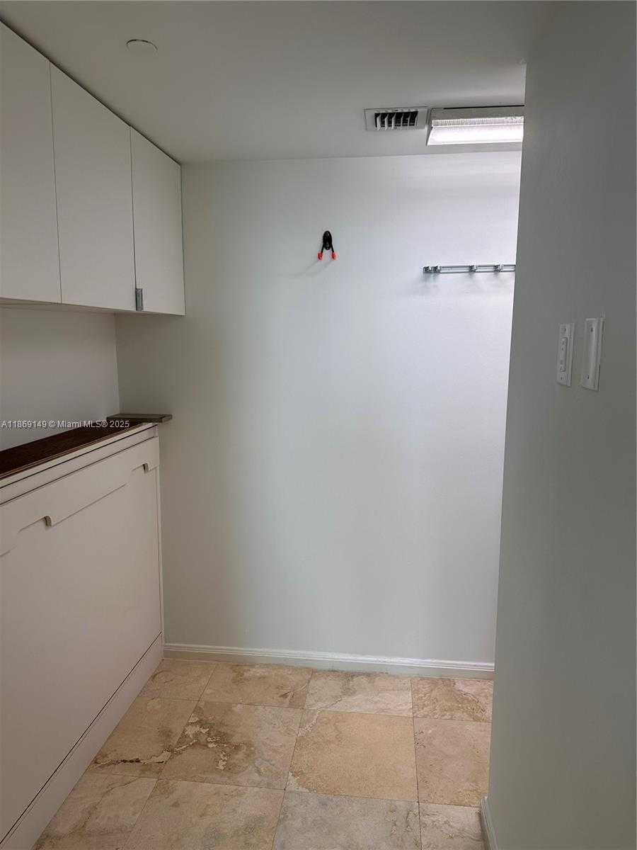 Small Image of 1643 BRICKELL AVE #1704, Miami Number 14