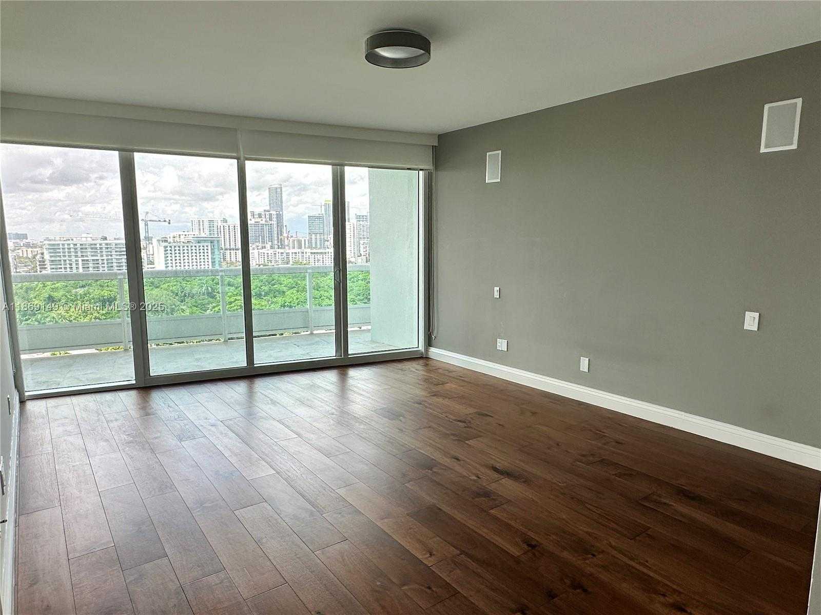 Small Image of 1643 BRICKELL AVE #1704, Miami Number 18