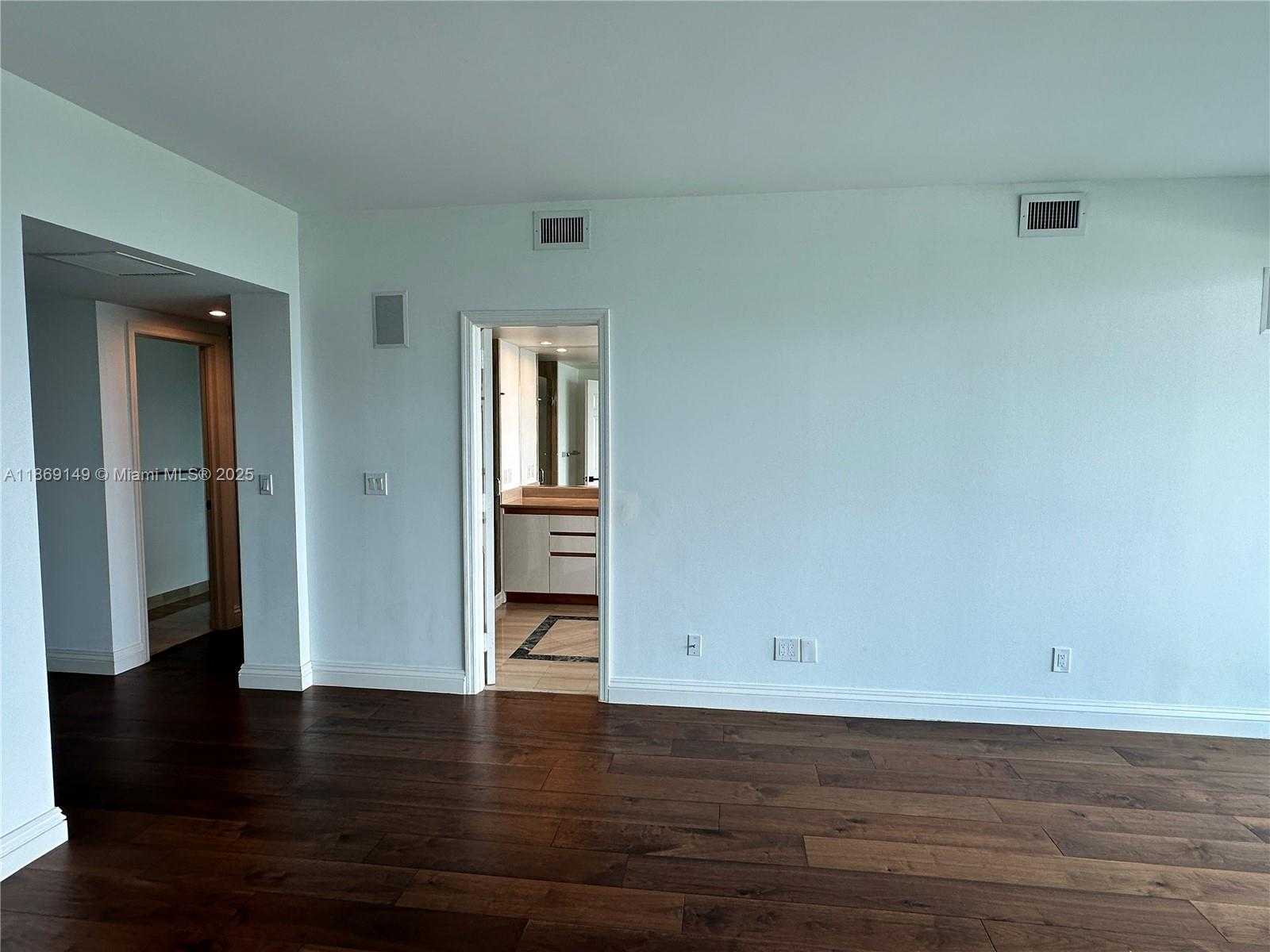 Small Image of 1643 BRICKELL AVE #1704, Miami Number 21
