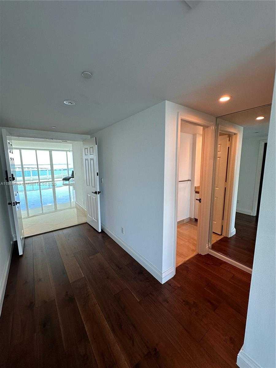 Small Image of 1643 BRICKELL AVE #1704, Miami Number 22