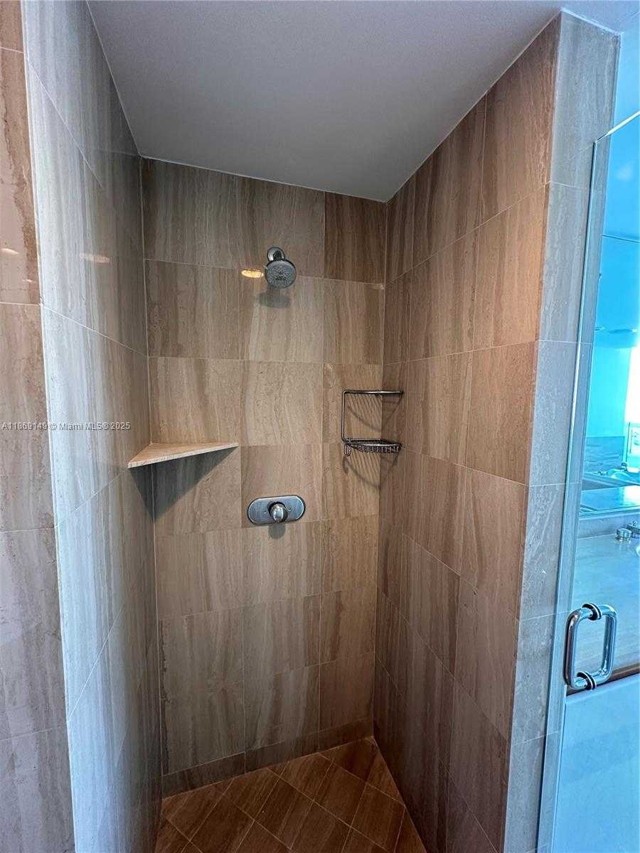 Small Image of 1643 BRICKELL AVE #1704, Miami Number 29