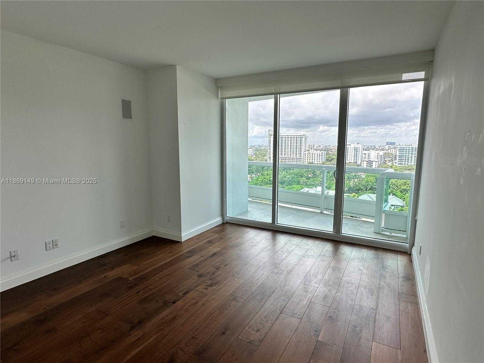 Small Image of 1643 BRICKELL AVE #1704, Miami Number 32