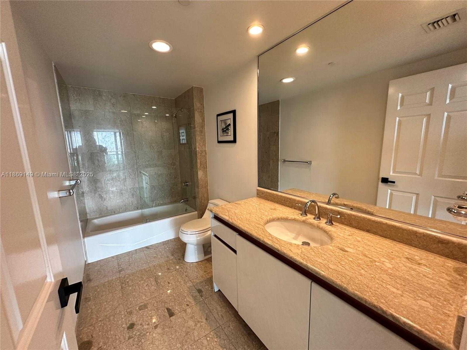 Small Image of 1643 BRICKELL AVE #1704, Miami Number 34