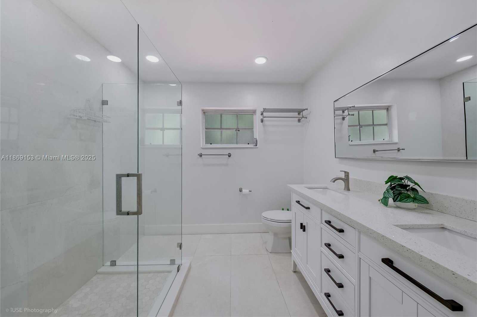 Small Image of 5209 RIVIERA DR #1, Coral Gables Number 10