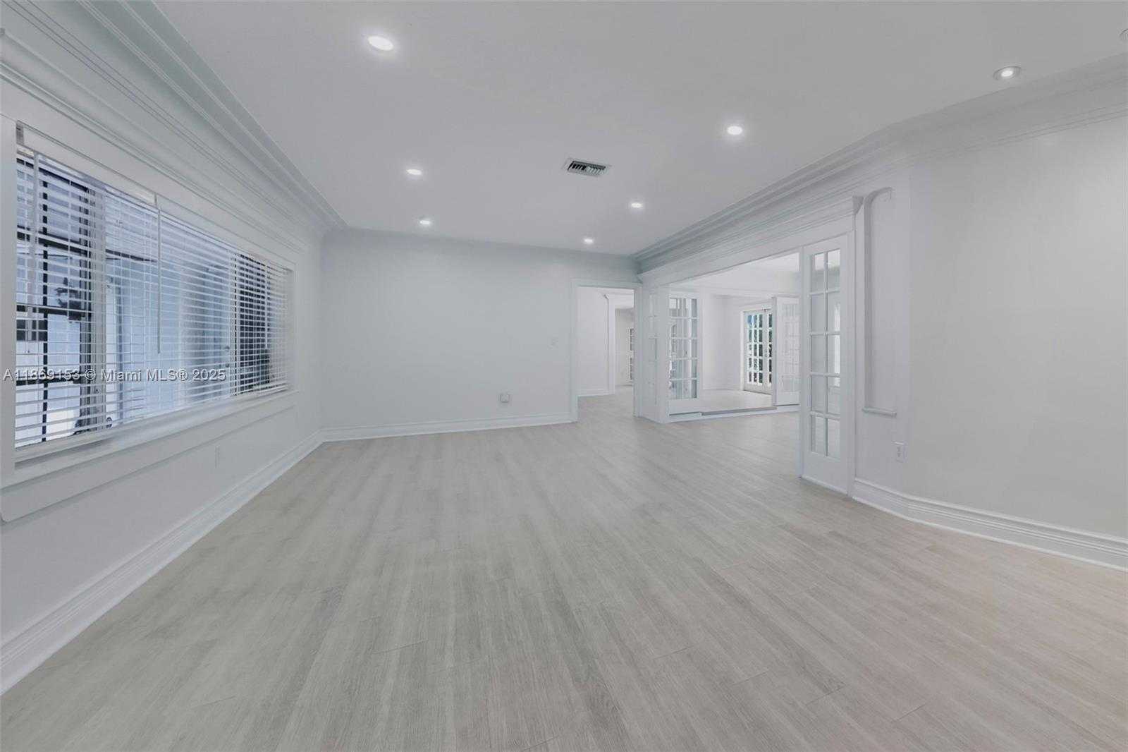 Small Image of 5209 RIVIERA DR #1, Coral Gables Number 11