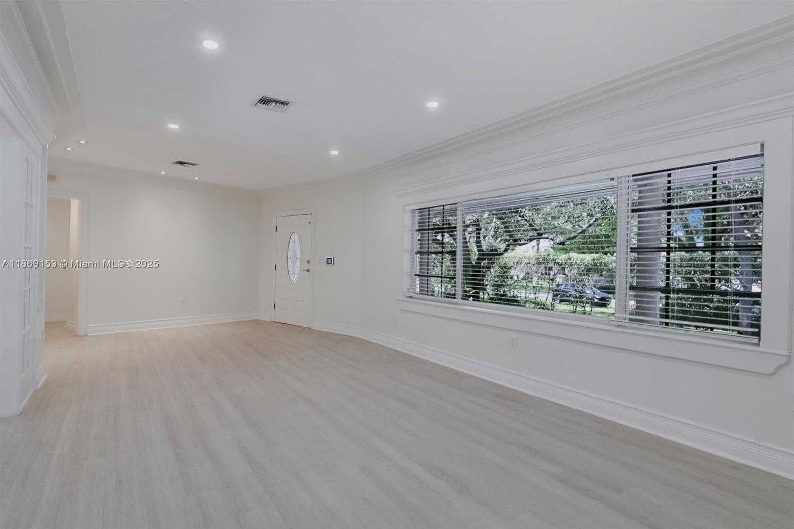 Small Image of 5209 RIVIERA DR #1, Coral Gables Number 12