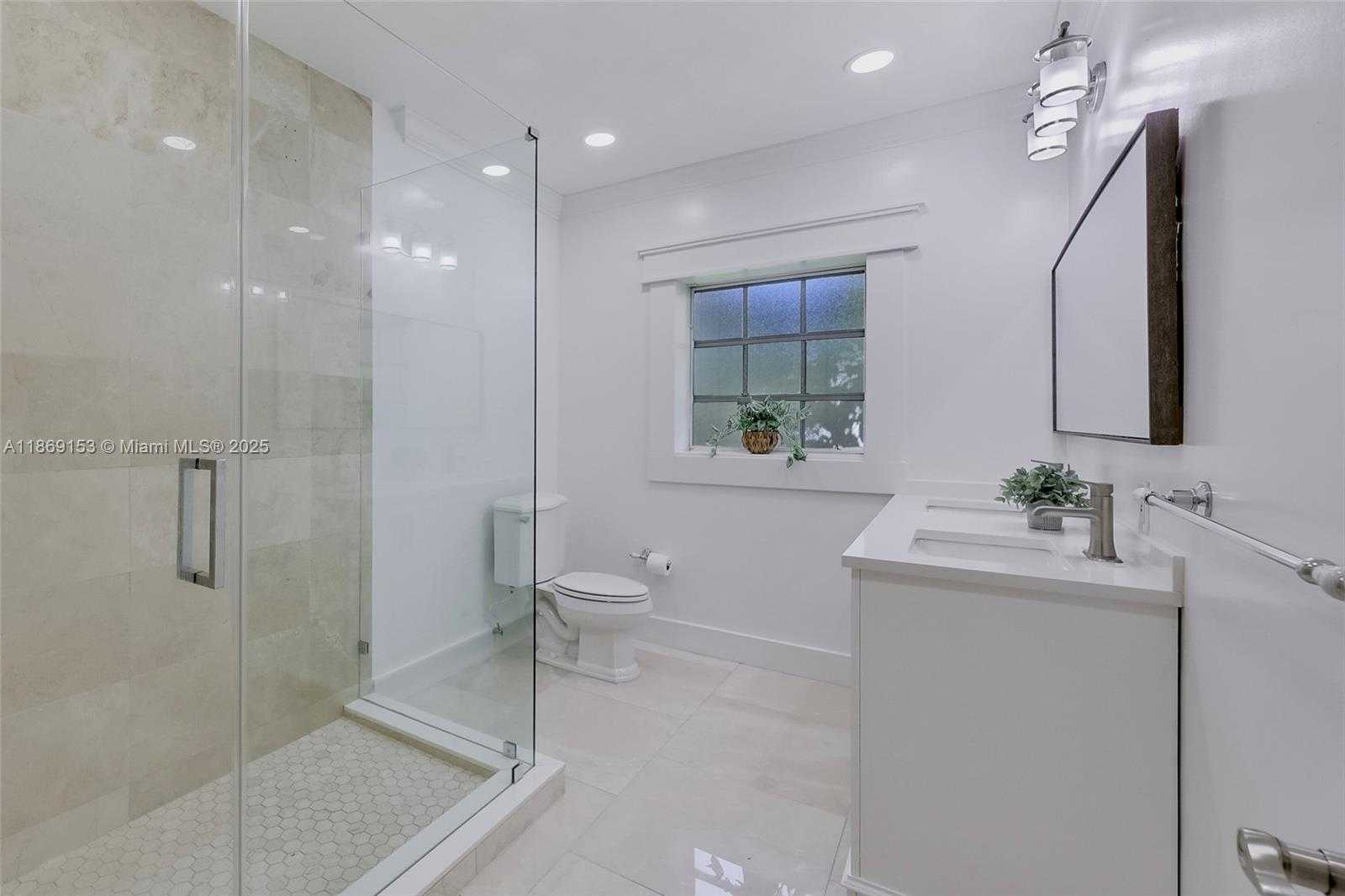 Small Image of 5209 RIVIERA DR #1, Coral Gables Number 18