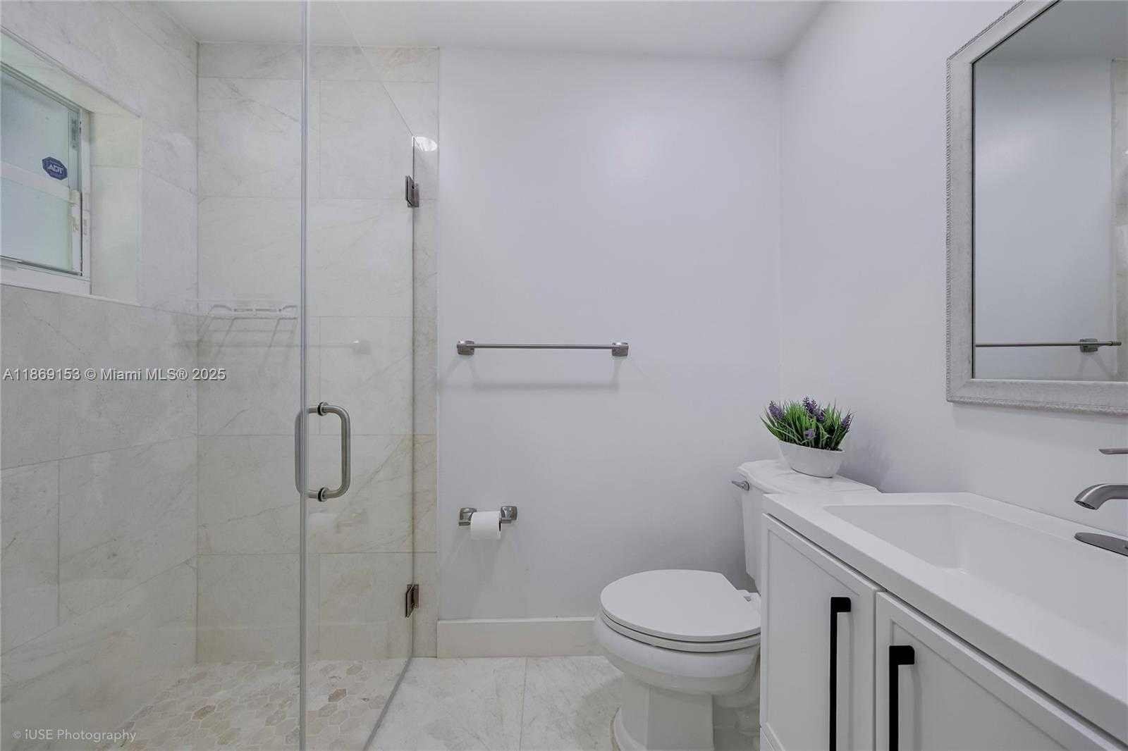Small Image of 5209 RIVIERA DR #1, Coral Gables Number 20