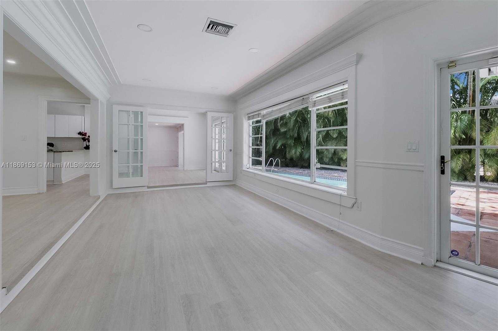 Small Image of 5209 RIVIERA DR #1, Coral Gables Number 5