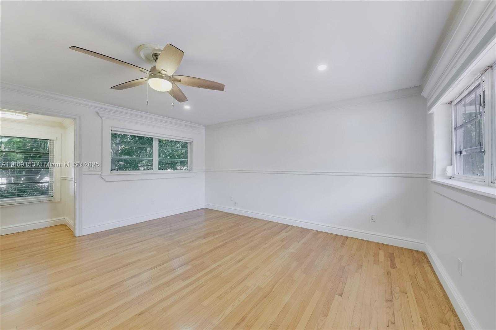 Small Image of 5209 RIVIERA DR #1, Coral Gables Number 8