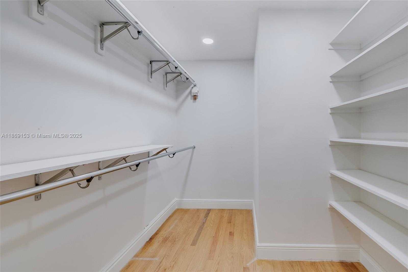 Small Image of 5209 RIVIERA DR #1, Coral Gables Number 9