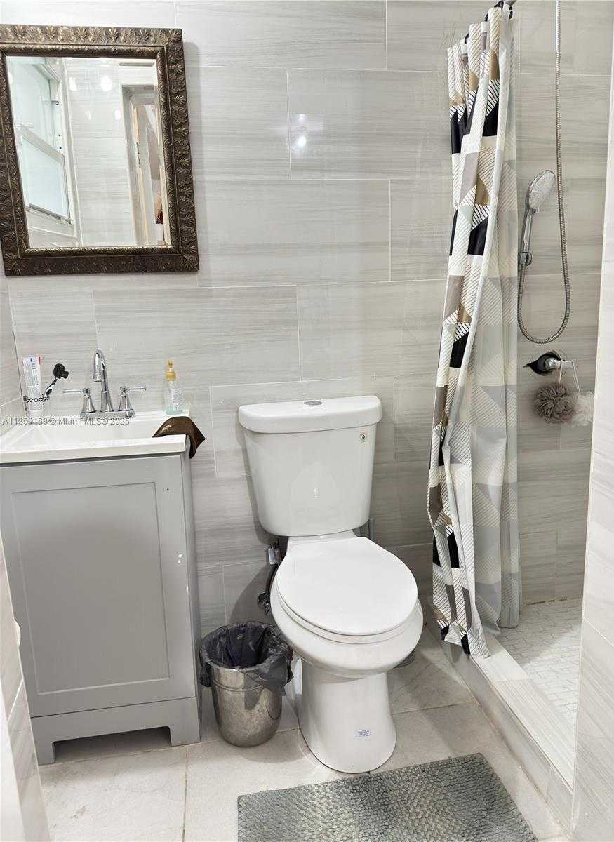 Small Image of 343 WEST 42ND ST, Hialeah Number 14