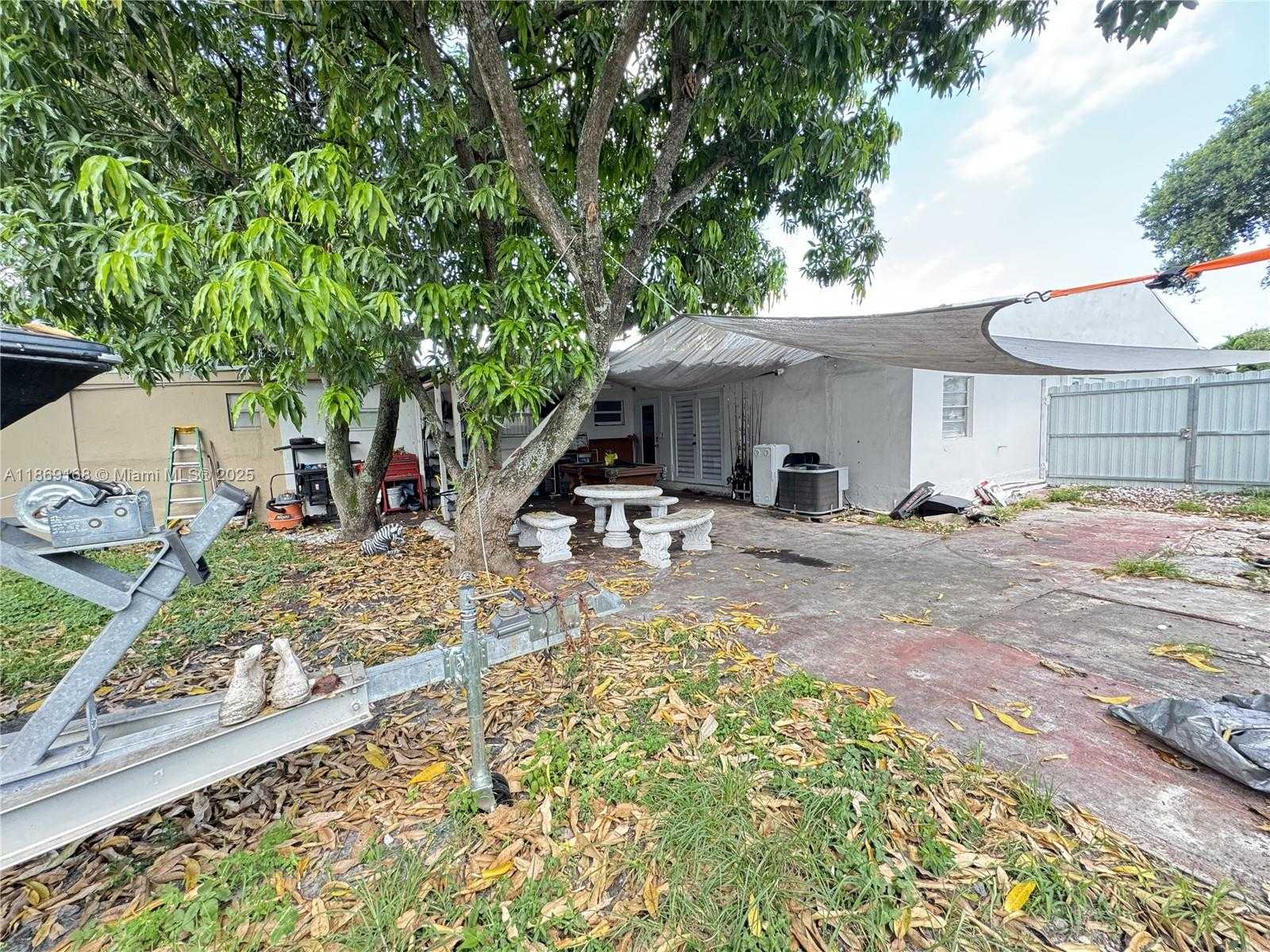 Small Image of 343 WEST 42ND ST, Hialeah Number 19