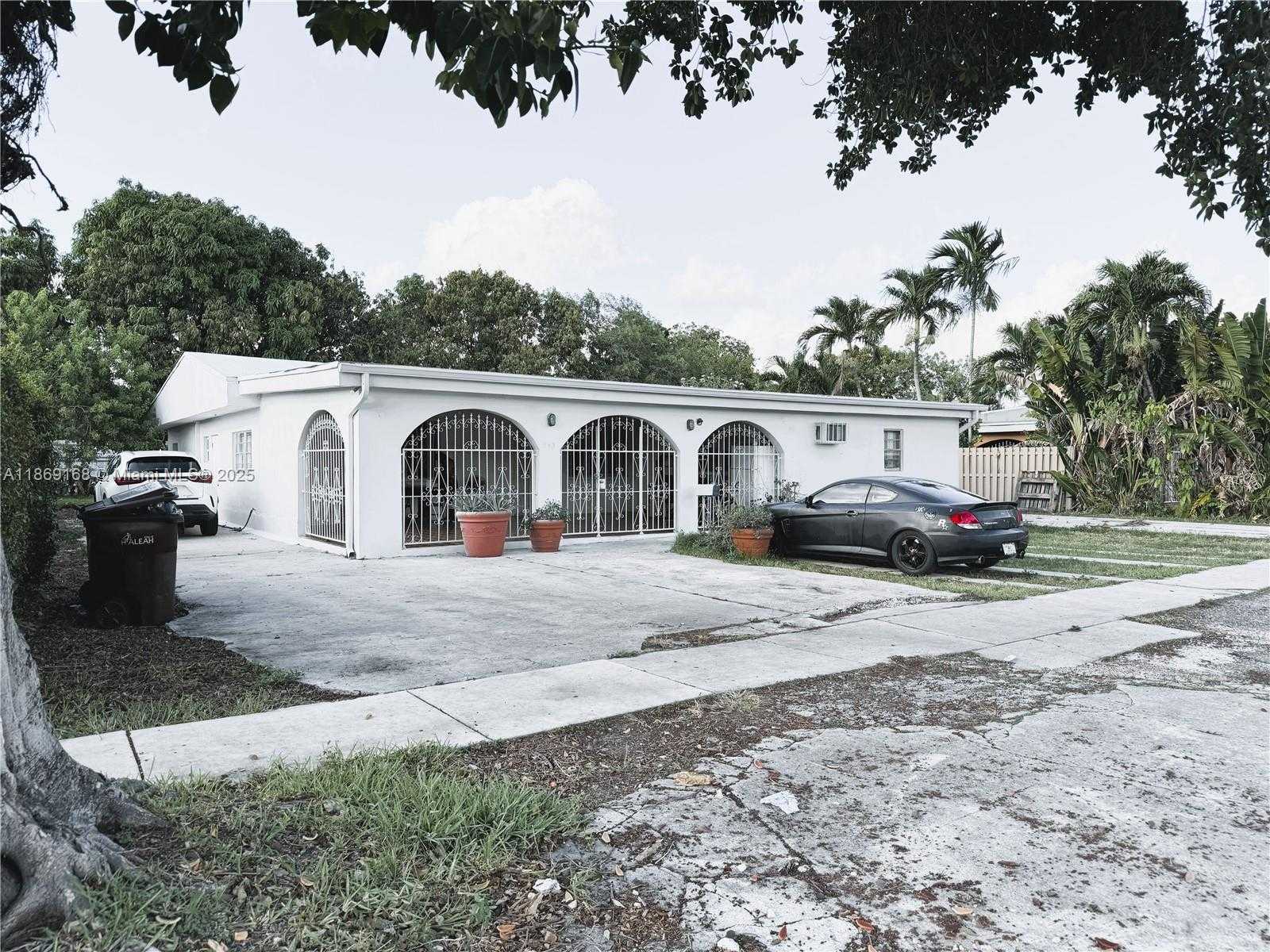 Small Image of 343 WEST 42ND ST, Hialeah Number 2