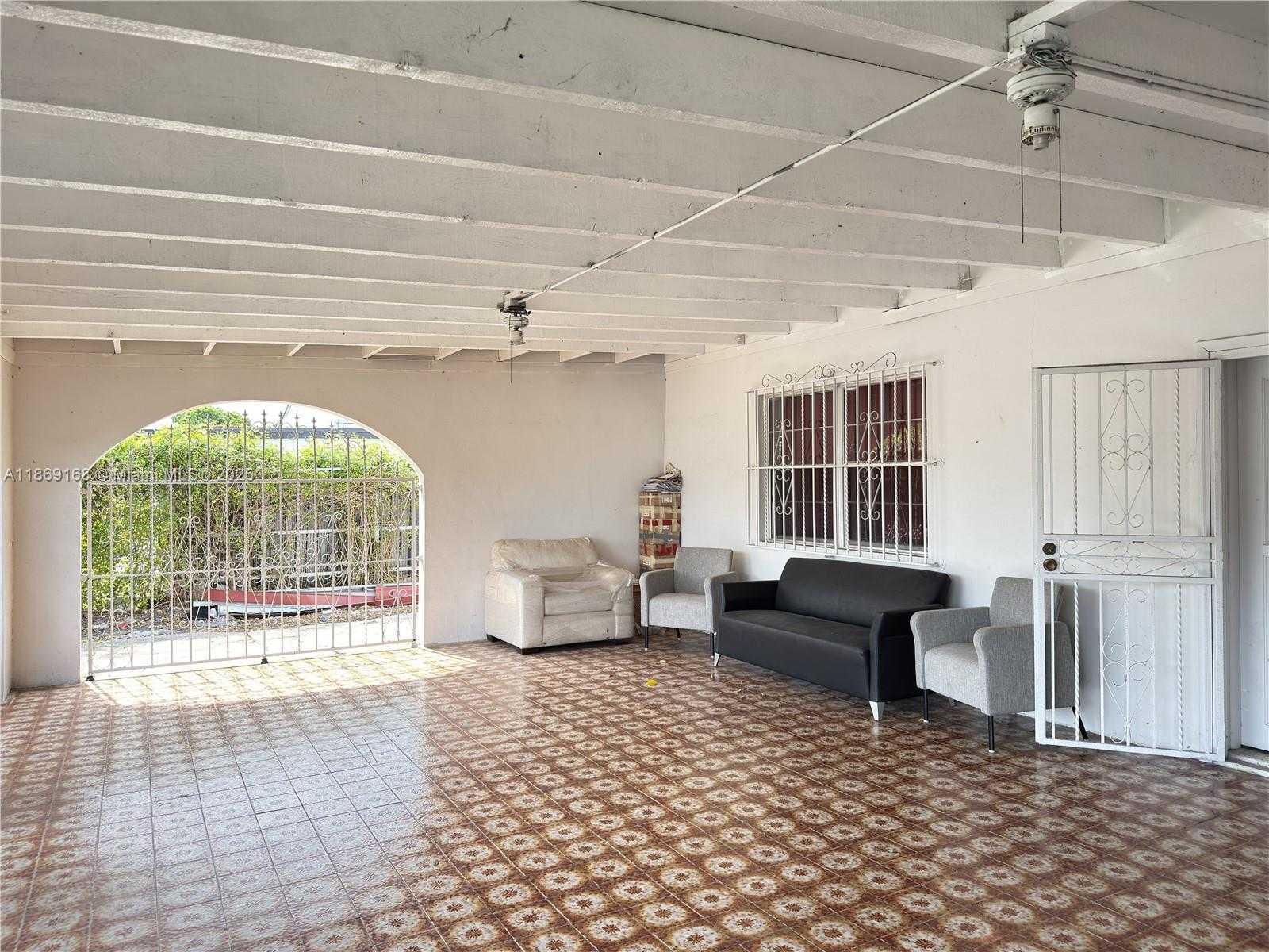 Small Image of 343 WEST 42ND ST, Hialeah Number 20