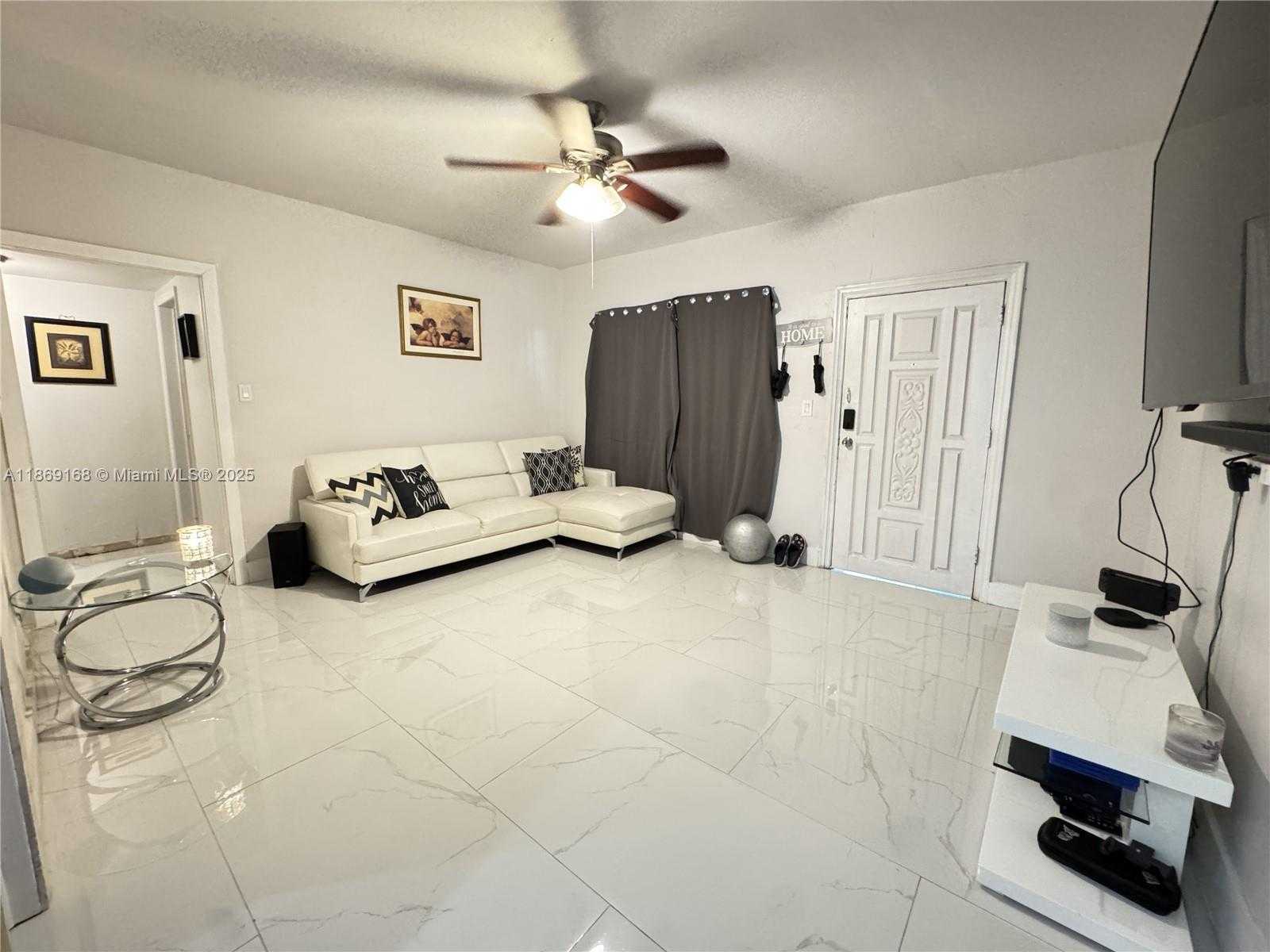 Small Image of 343 WEST 42ND ST, Hialeah Number 5