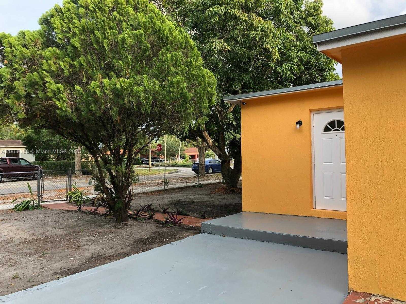 Small Image of 1605 NORTH WEST 127TH ST, North Miami Number 11