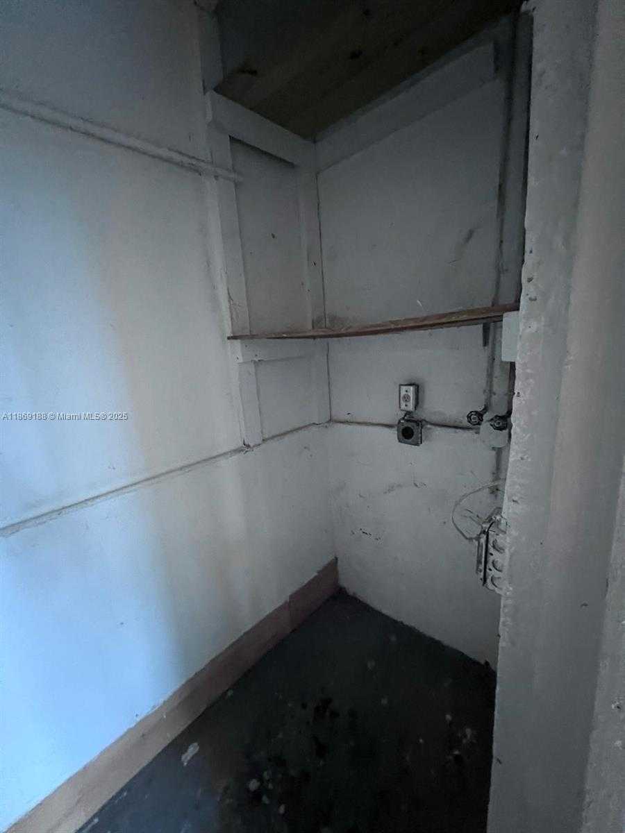 Small Image of 1605 NORTH WEST 127TH ST, North Miami Number 7
