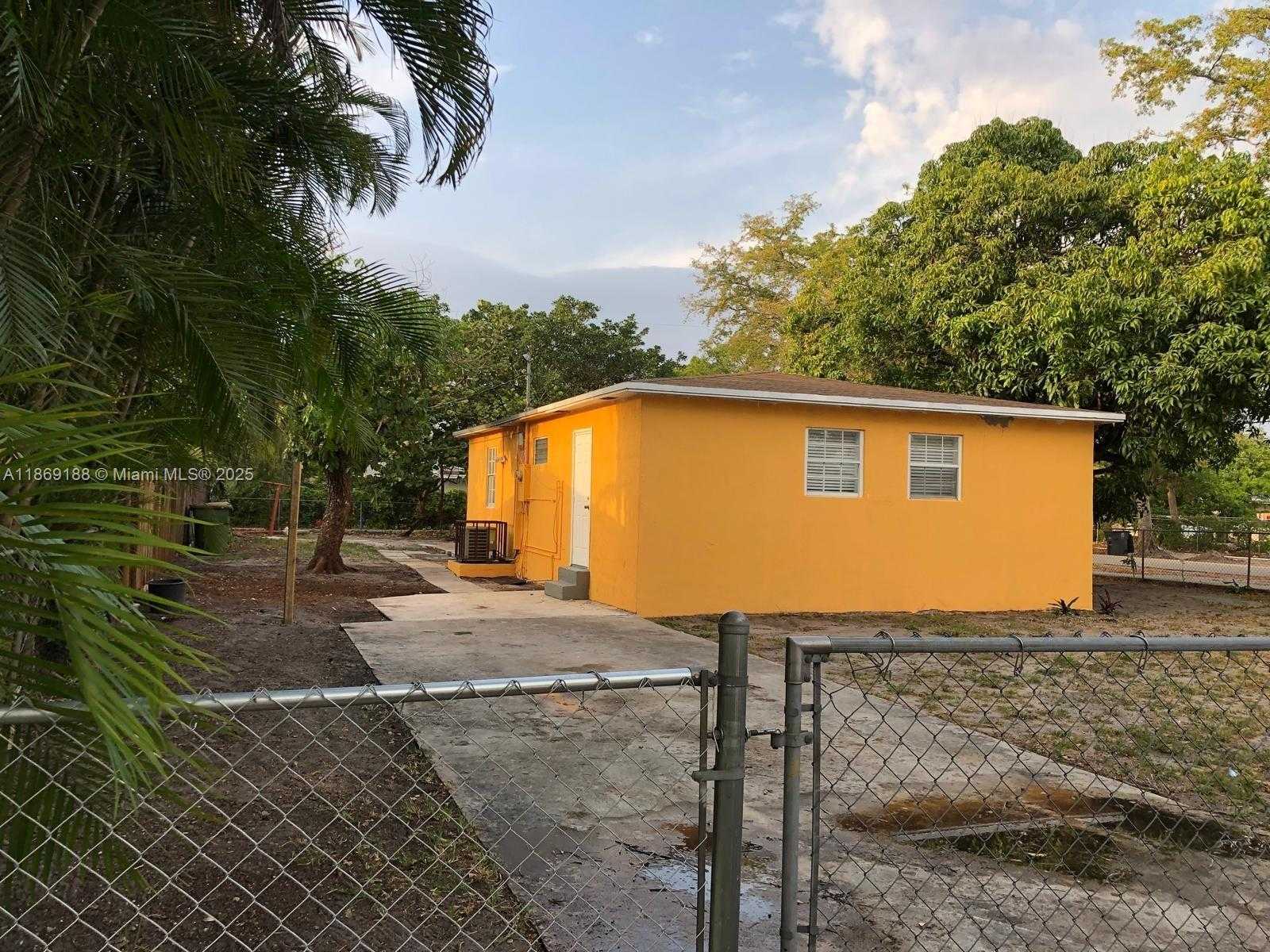 Small Image of 1605 NORTH WEST 127TH ST, North Miami Number 9