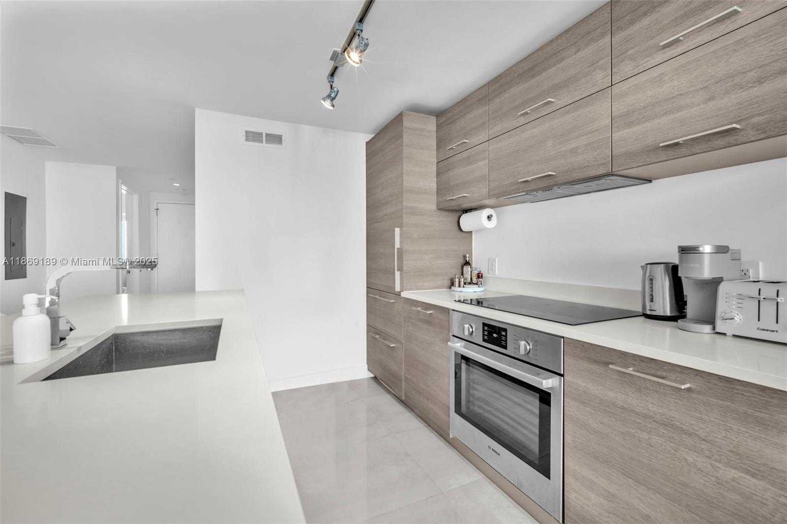 Small Image of 650 NORTH EAST 32ND ST #1402, Miami Number 7