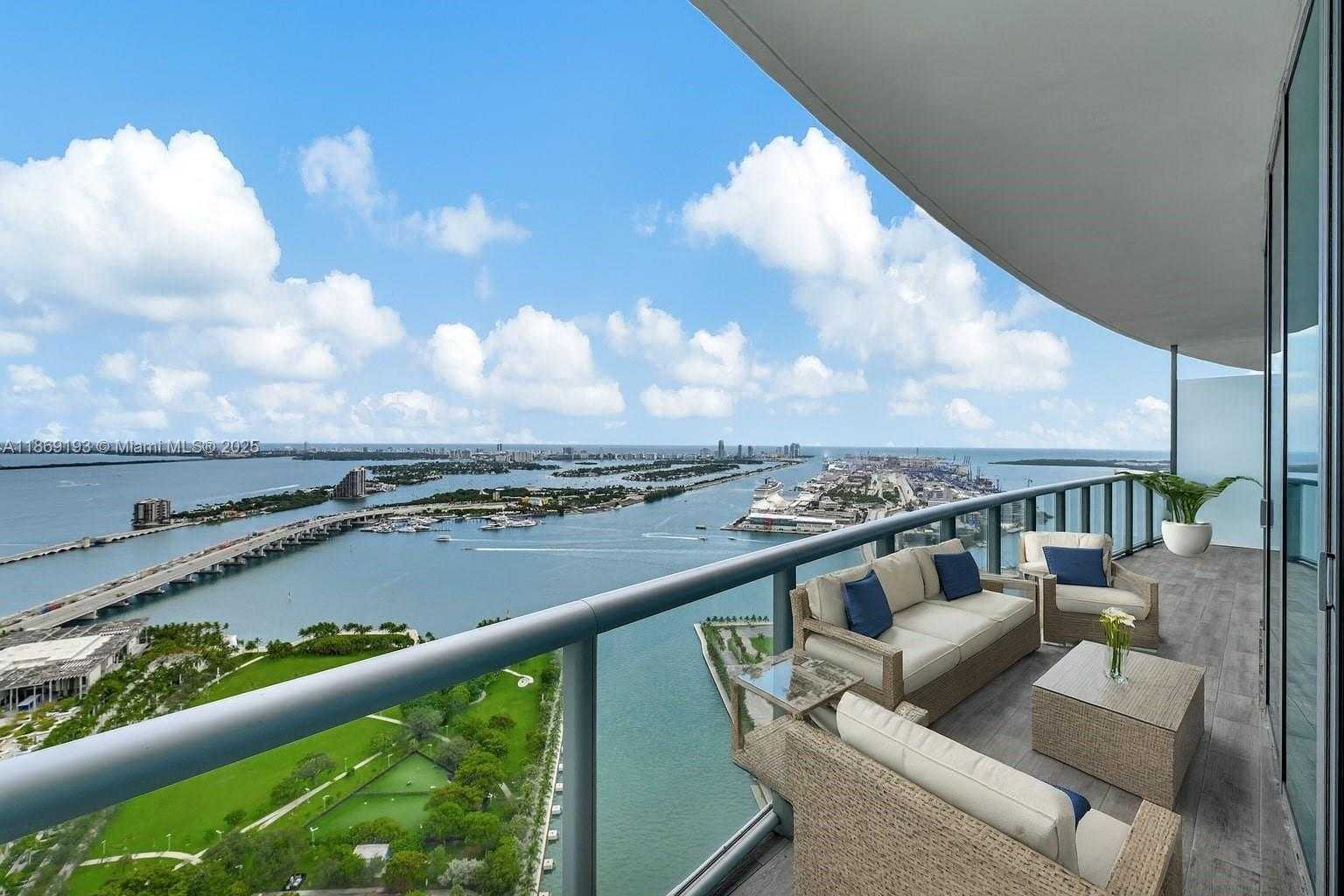 Small Image of 888 BISCAYNE BLVD #5010, Miami Number 18