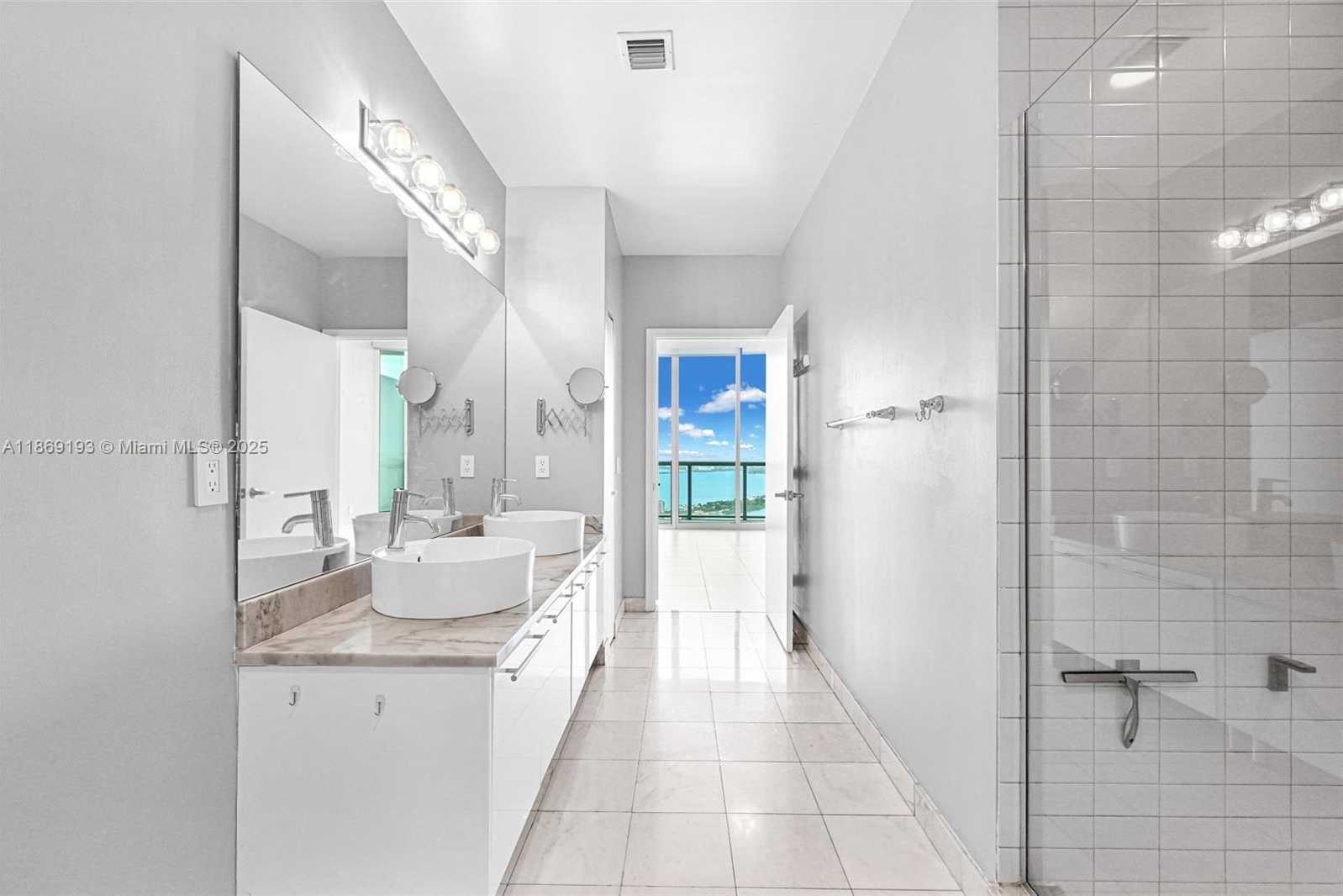 Small Image of 888 BISCAYNE BLVD #5010, Miami Number 8