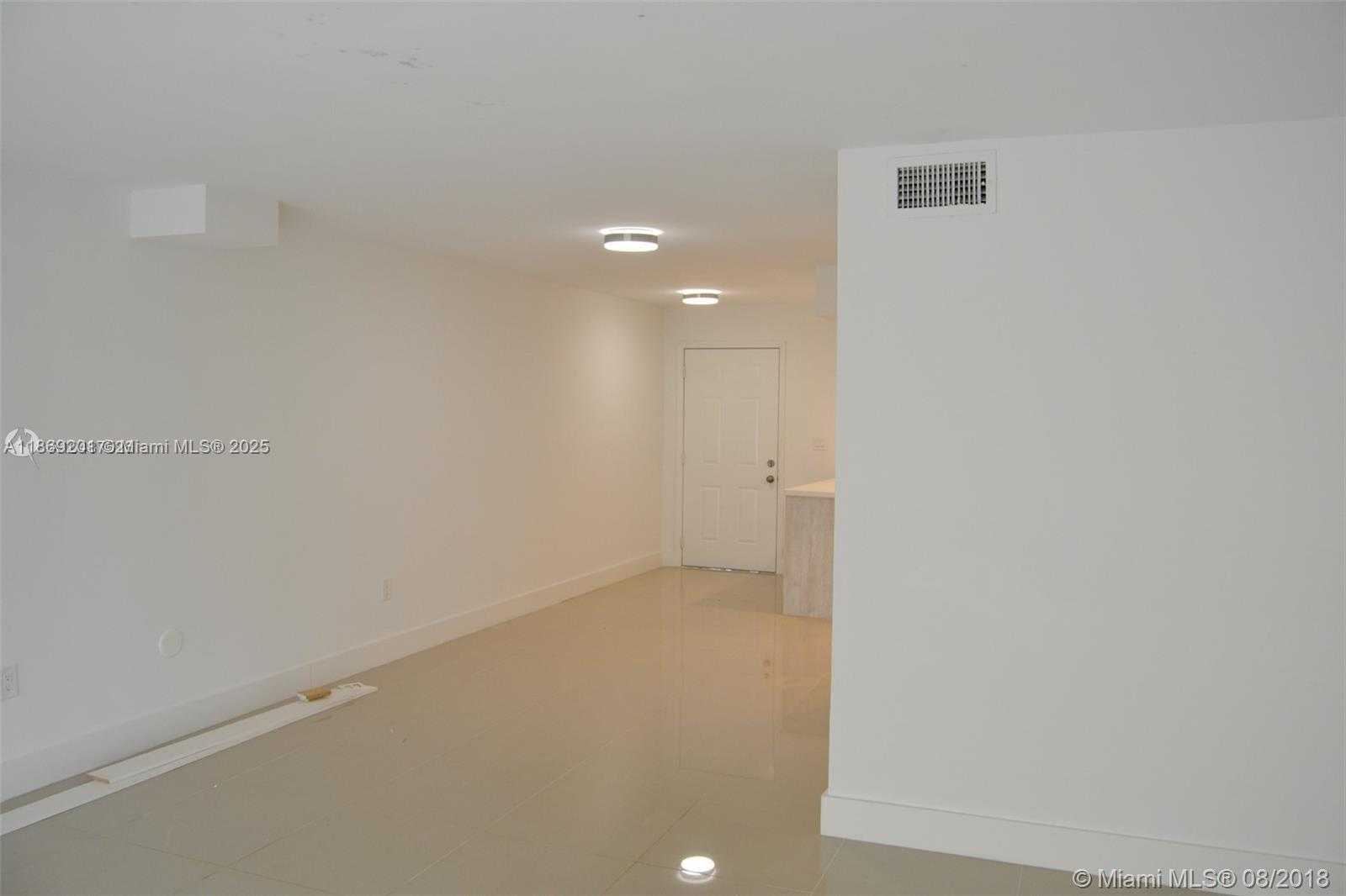 Small Image of 9375 FONTAINEBLEAU BLVD #L122, Miami Number 10