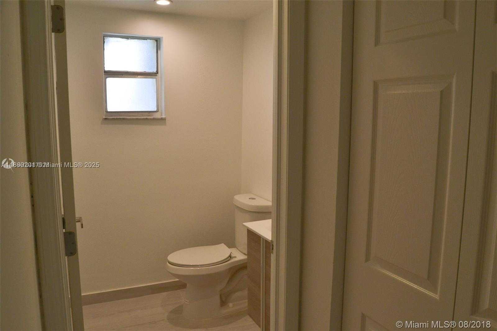 Small Image of 9375 FONTAINEBLEAU BLVD #L122, Miami Number 14