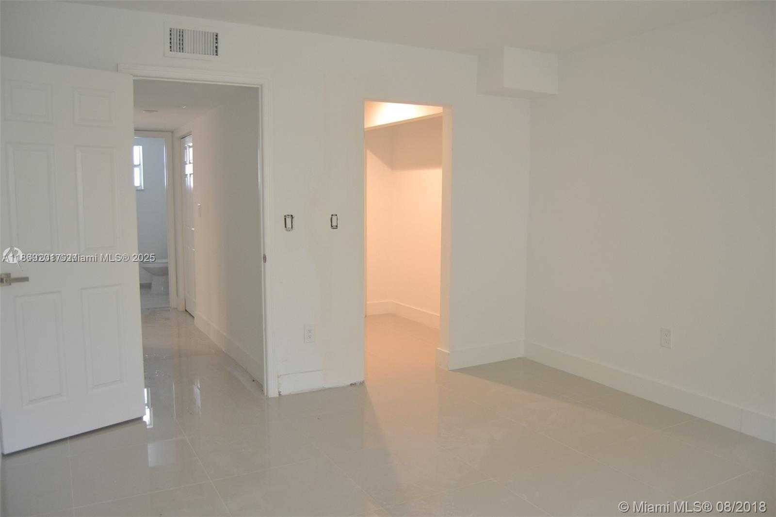 Small Image of 9375 FONTAINEBLEAU BLVD #L122, Miami Number 15