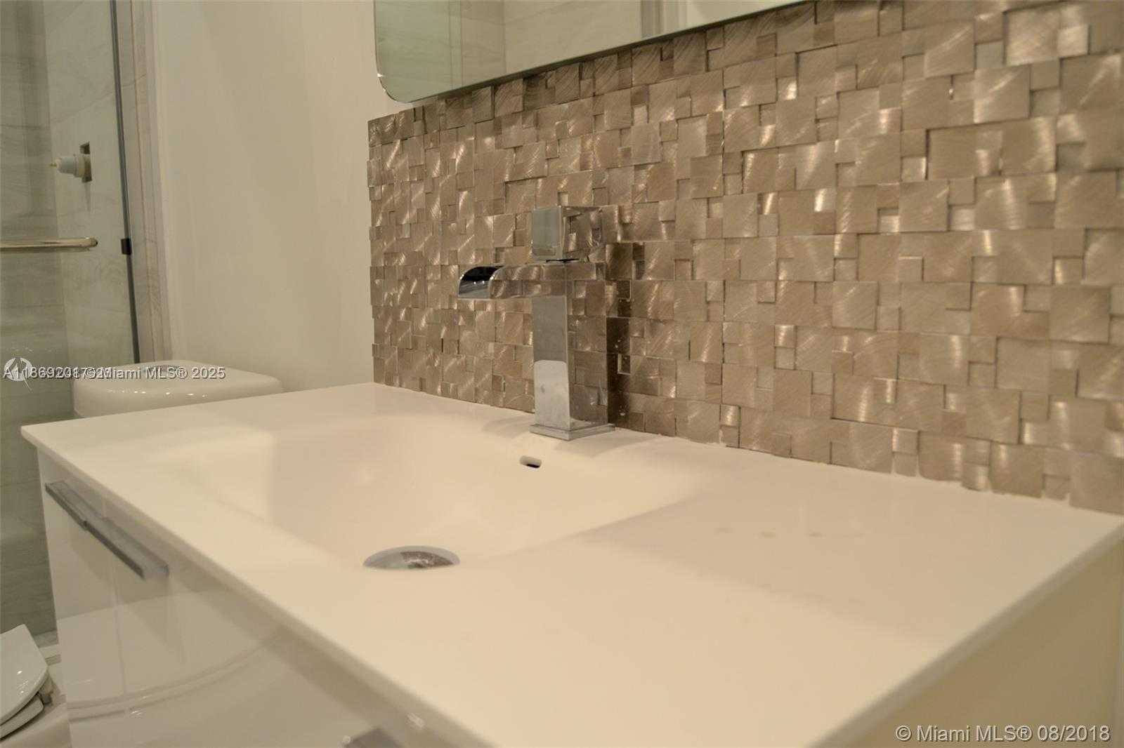 Small Image of 9375 FONTAINEBLEAU BLVD #L122, Miami Number 18