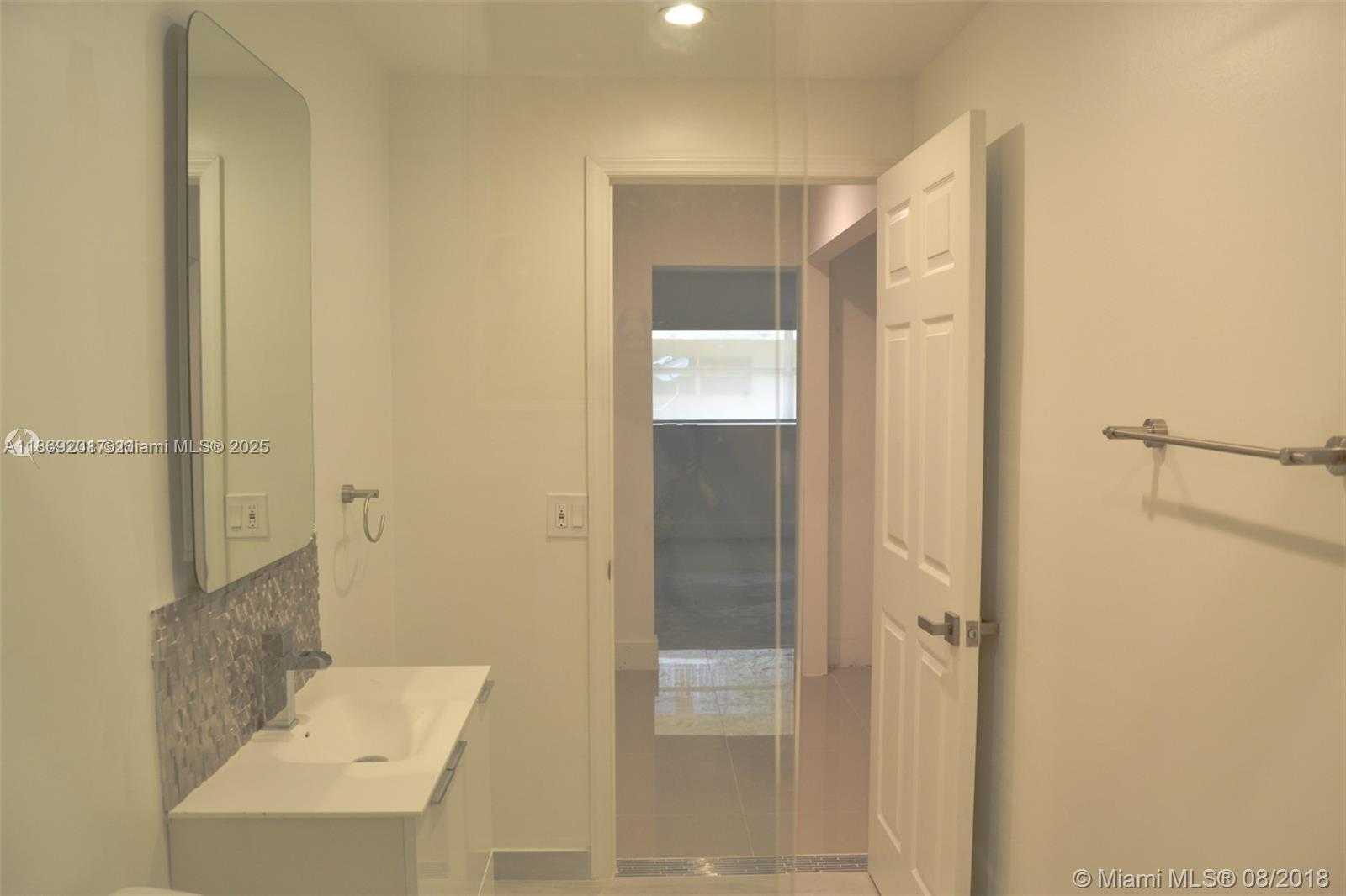 Small Image of 9375 FONTAINEBLEAU BLVD #L122, Miami Number 21