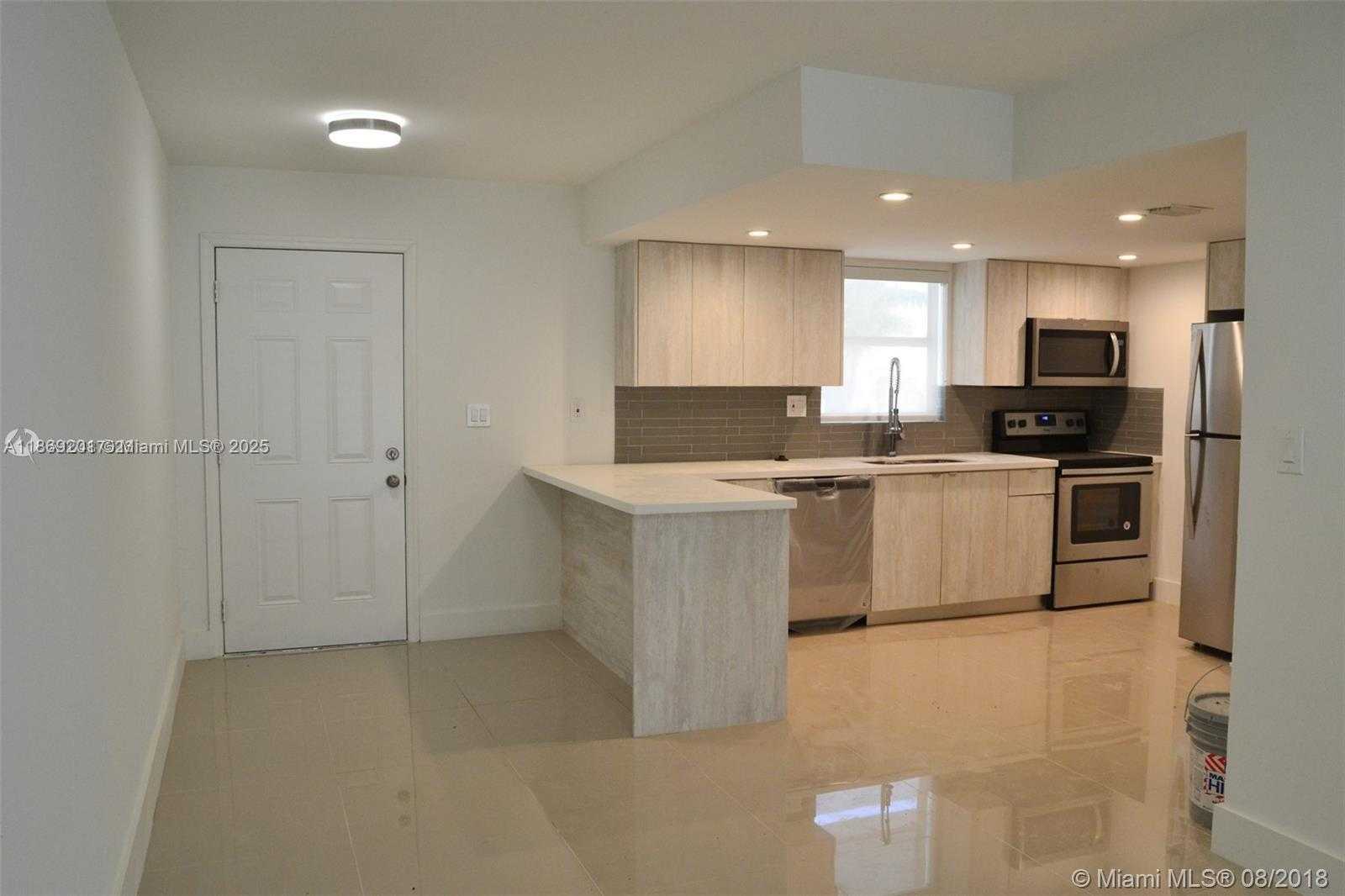 Small Image of 9375 FONTAINEBLEAU BLVD #L122, Miami Number 4