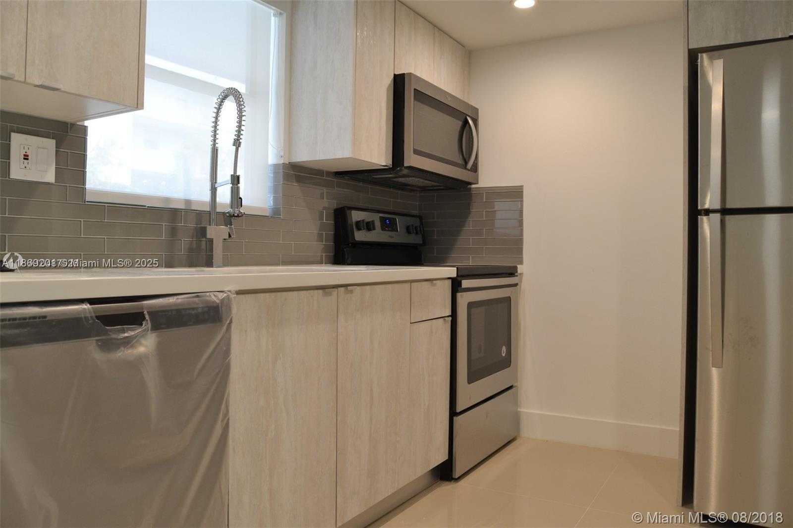 Small Image of 9375 FONTAINEBLEAU BLVD #L122, Miami Number 6