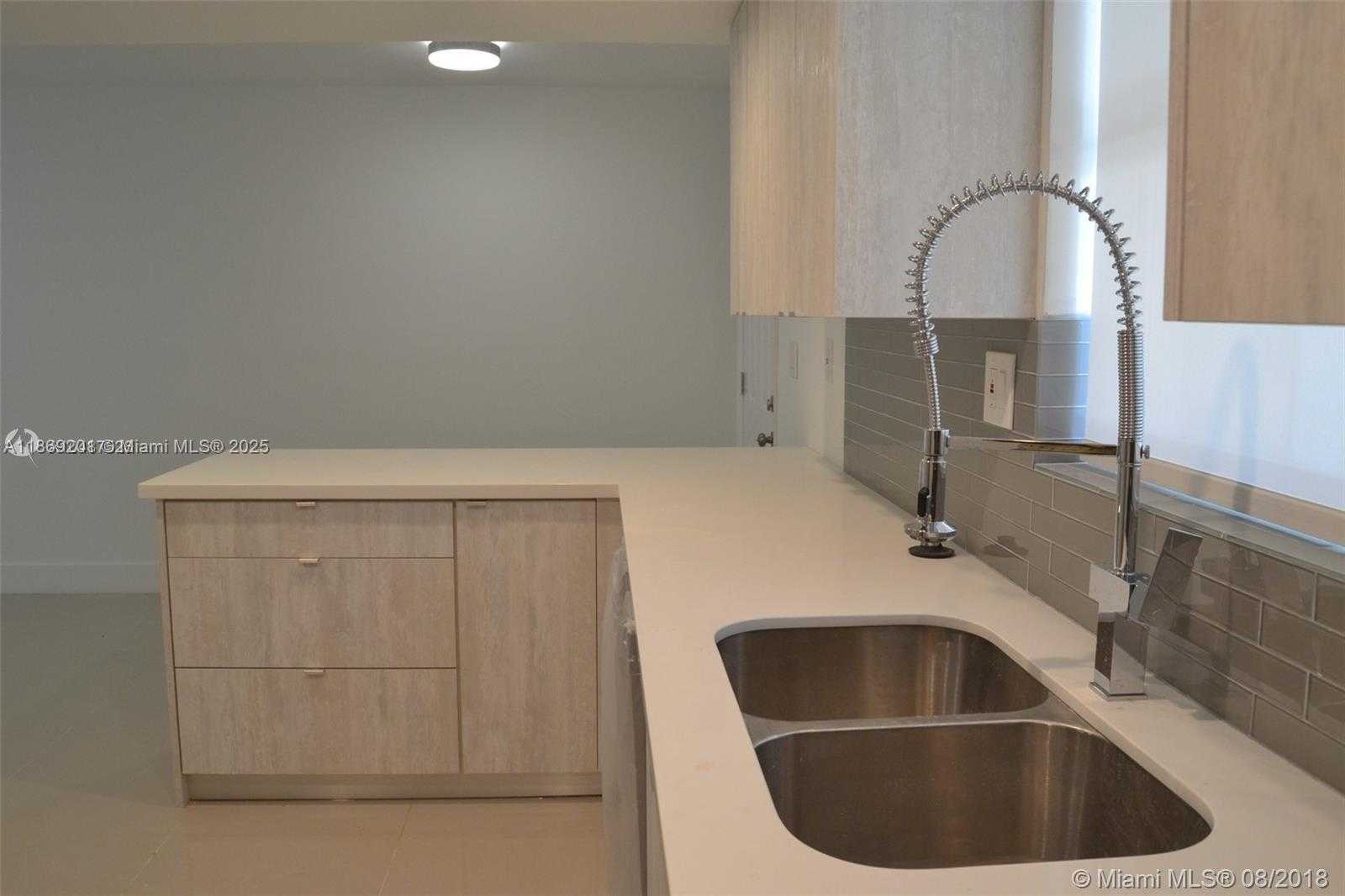 Small Image of 9375 FONTAINEBLEAU BLVD #L122, Miami Number 7
