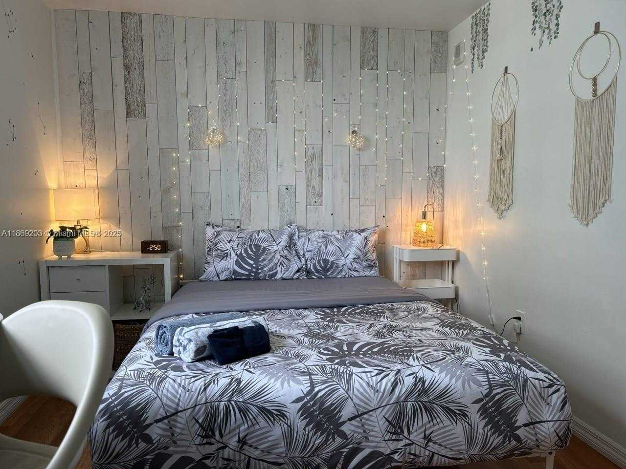 Small Image of 5880 COLLINS AVE #1007, Miami Beach Number 12
