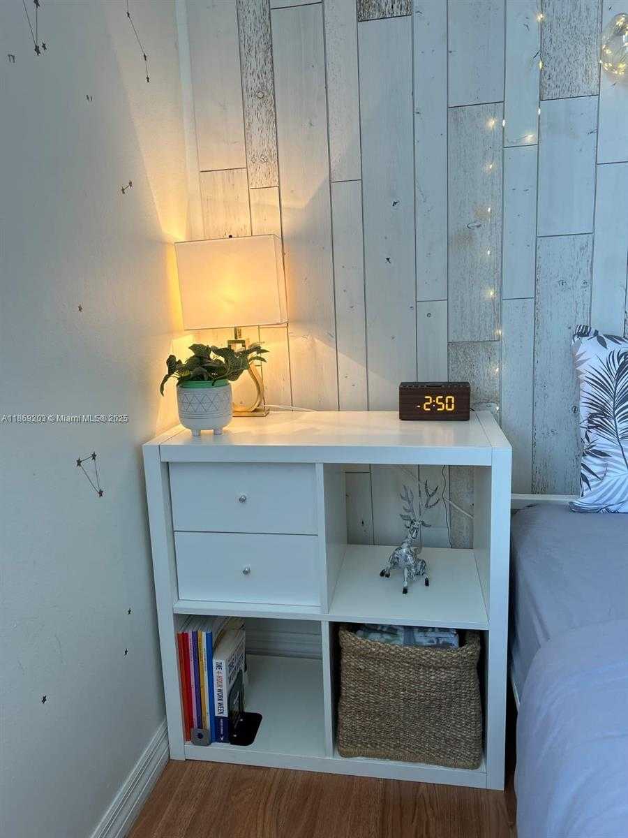 Small Image of 5880 COLLINS AVE #1007, Miami Beach Number 13