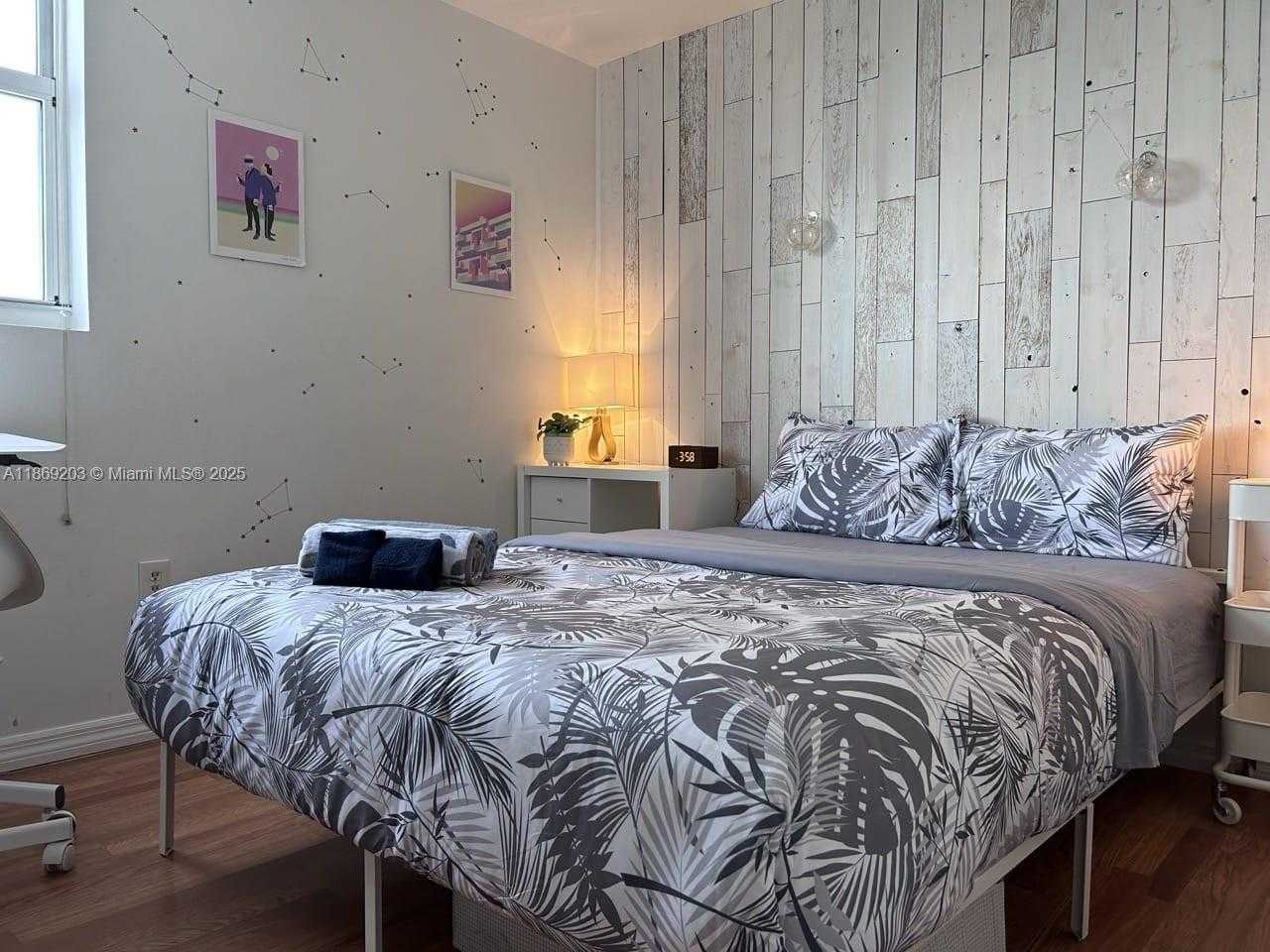 Small Image of 5880 COLLINS AVE #1007, Miami Beach Number 20